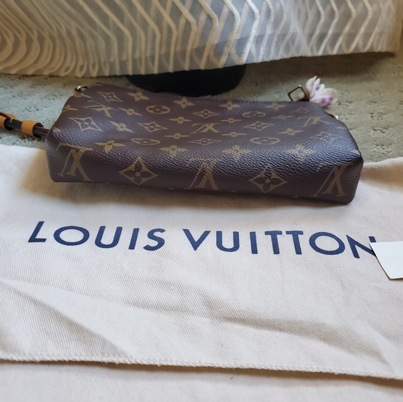 Louisvuitton pallas employees uniform edition - Picture 6 of 7